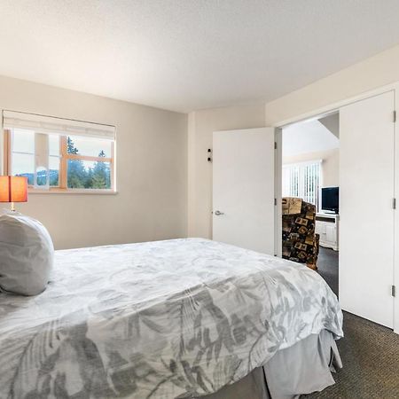 Tyndall Stone Lodge By Cozystay Signature Whistler Extérieur photo