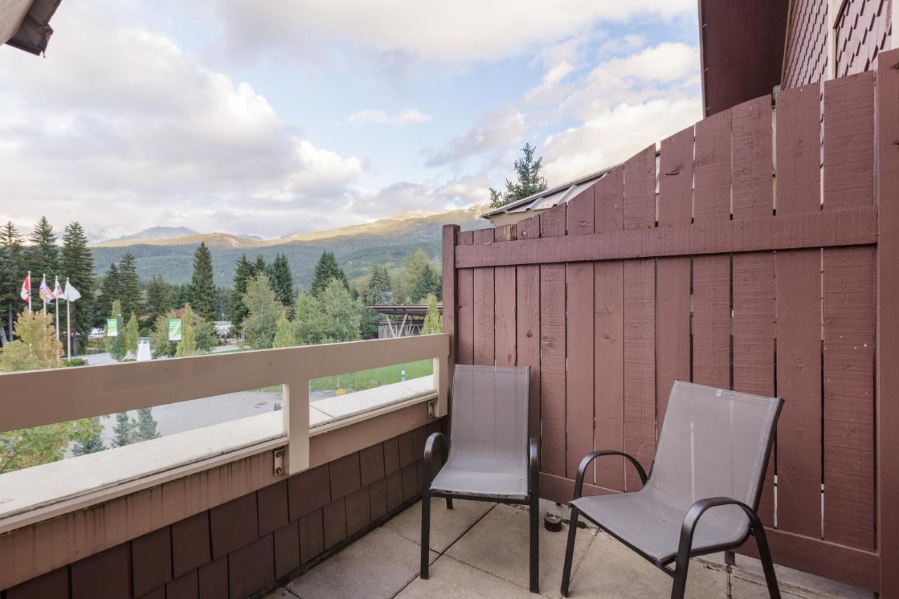 Tyndall Stone Lodge By Cozystay Signature Whistler Extérieur photo
