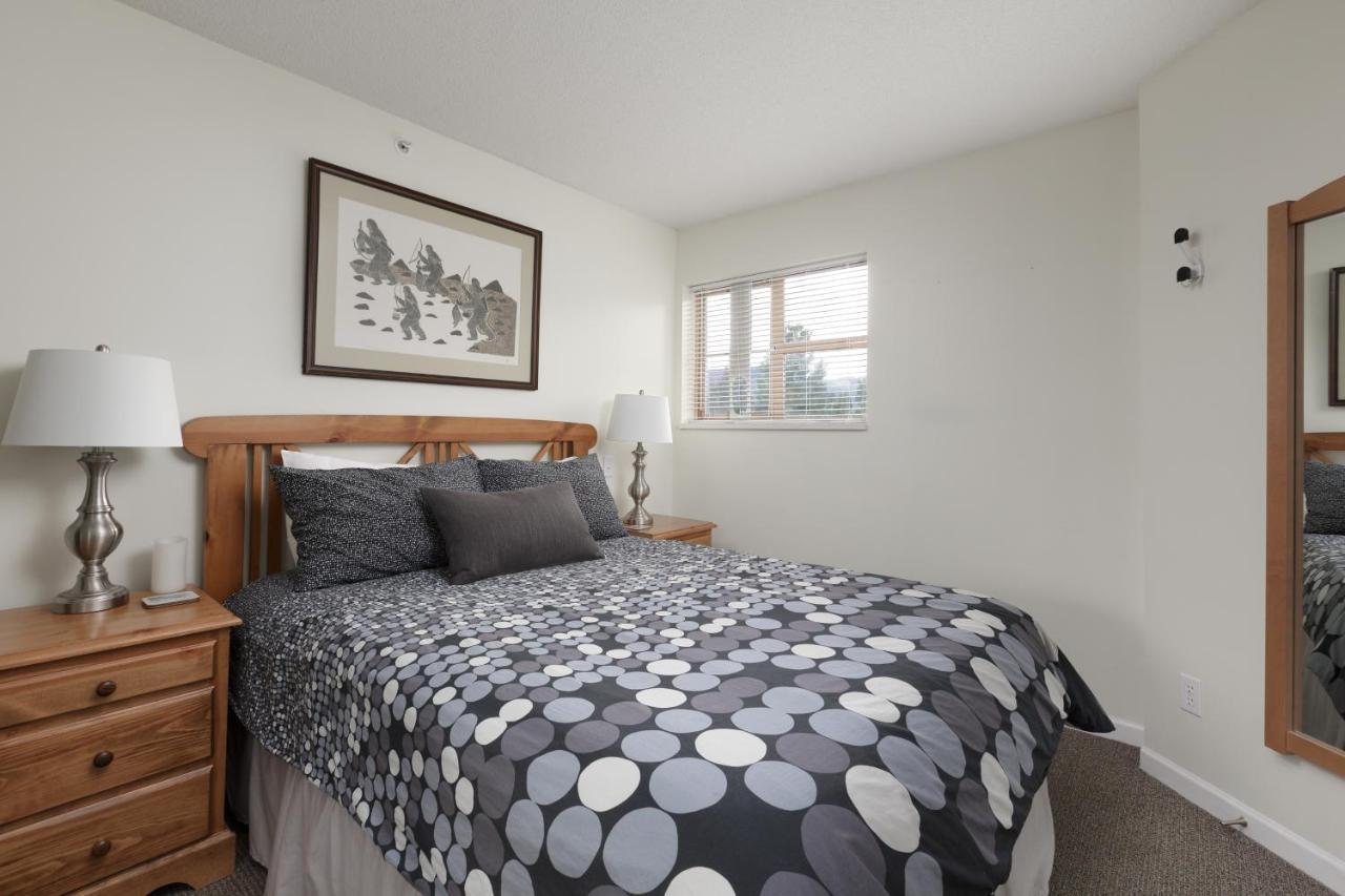Tyndall Stone Lodge By Cozystay Signature Whistler Extérieur photo