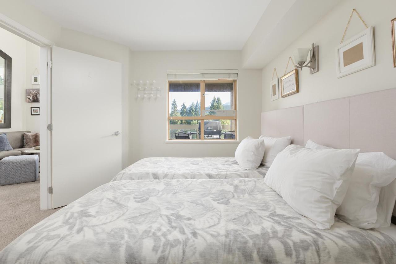 Tyndall Stone Lodge By Cozystay Signature Whistler Extérieur photo