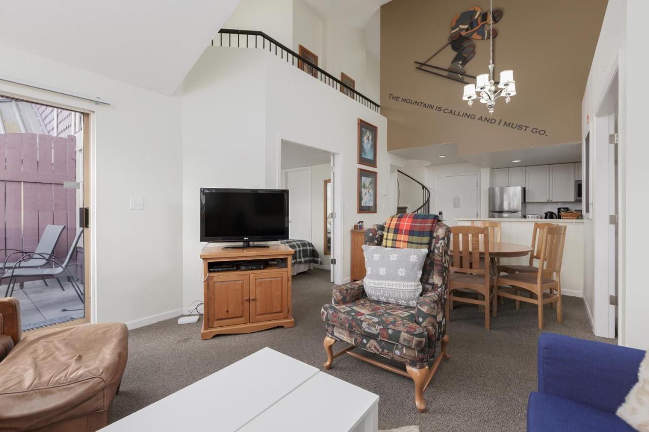 Tyndall Stone Lodge By Cozystay Signature Whistler Extérieur photo
