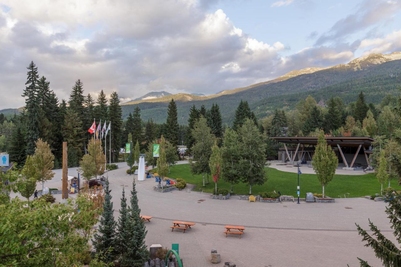 Tyndall Stone Lodge By Cozystay Signature Whistler Extérieur photo