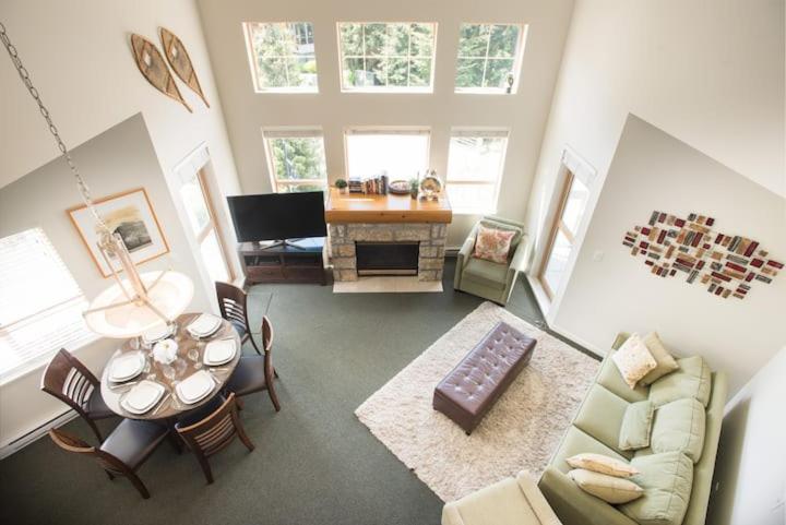Tyndall Stone Lodge By Cozystay Signature Whistler Extérieur photo